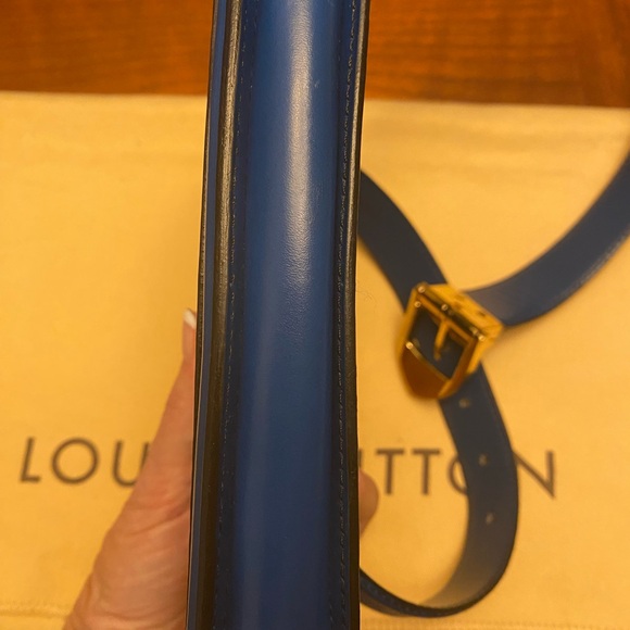 Louis Vuitton Epi Tilsitt Bum Bag - Picture 5 of 15